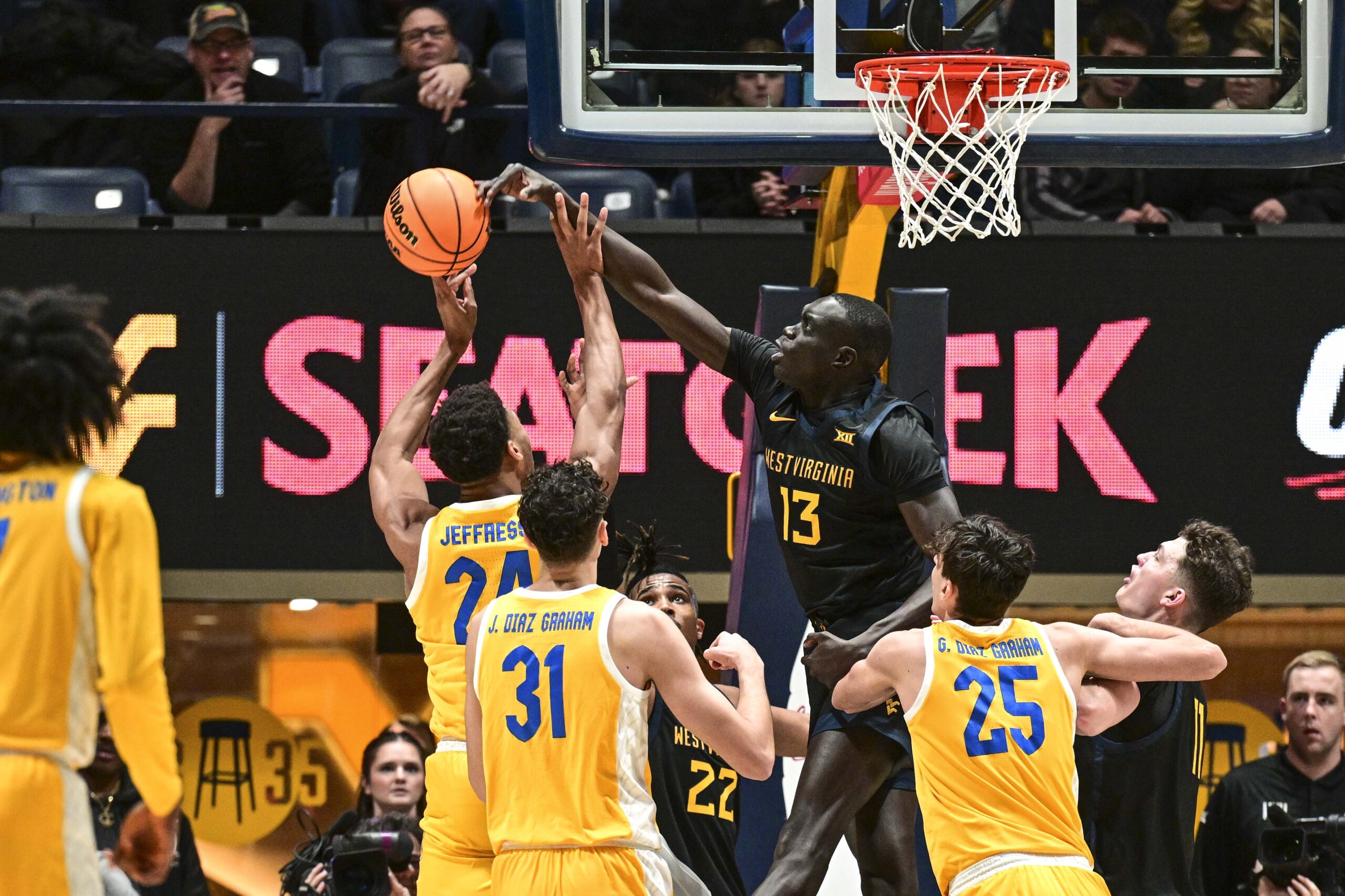 COLUMN: Akok Akok's WVU debut was something to cheer about